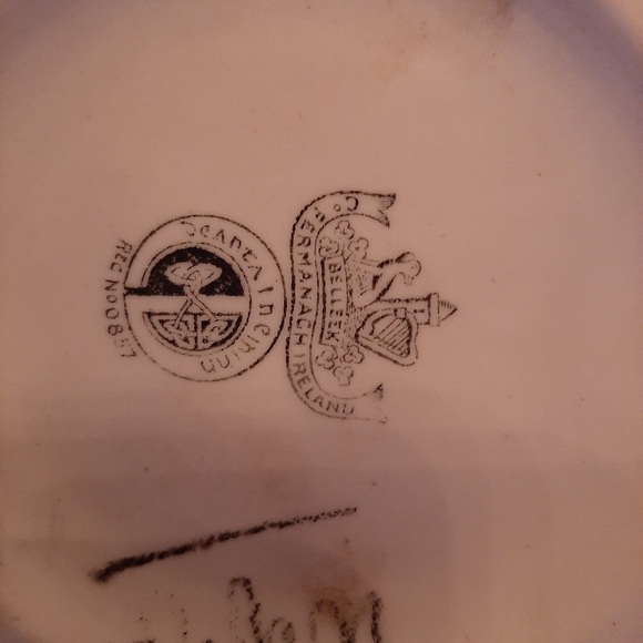 Antique Belleek Tripple Bud Thistle Form Vase - Picture 7 of 8